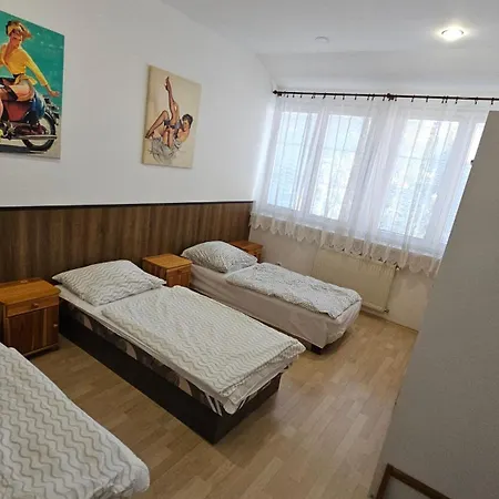 Hradna 9a Проживание в семье Нове-Замки